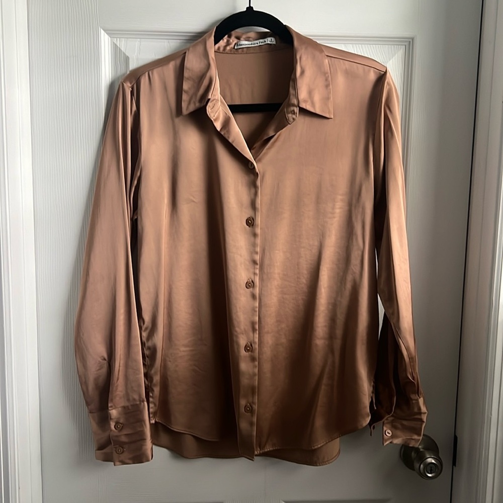 Abercrombie & Fitch Long Sleeve Satin Button-up Shirt
